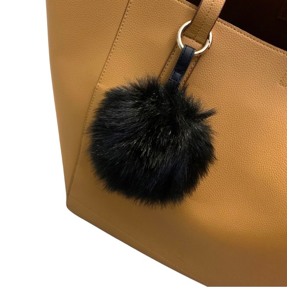 Black Faux Fur Ball Keychain Bag Charm Pendant Pom Pom Round Puffy - Picture 1 of 6